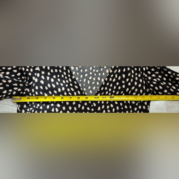 Topshop Women’s V-Neck Wrap Front Babydoll Style Dress Ruffle Bottom size 10 - Picture 10 of 11